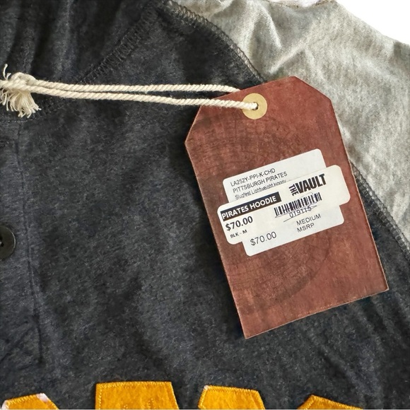 Pirates long sleeve hooded shirt Mitchell Ness med MLB Pittsburgh NWT #601 - Picture 3 of 11